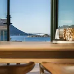 Ferienhaus Lyngvær Golden - Jacuzzi&sauna - No 24 Lyngværet