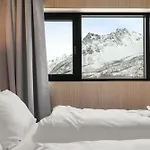 Lyngvær Golden - Jacuzzi&sauna - No 24 Lyngværet