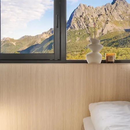 Дом отдыха Lyngvaer Golden - Jacuzzi & Sauna - No 24