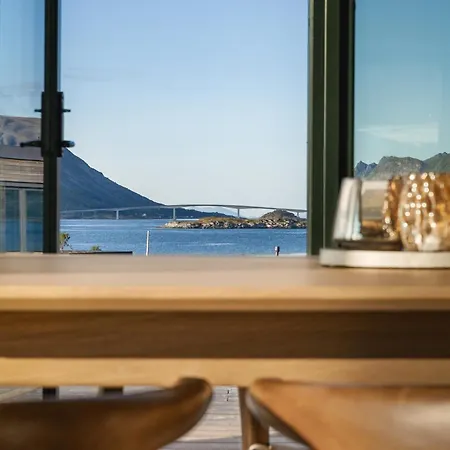 Vakantiehuis Lyngvaer Golden - Jacuzzi & Sauna - No 24 Lyngværet