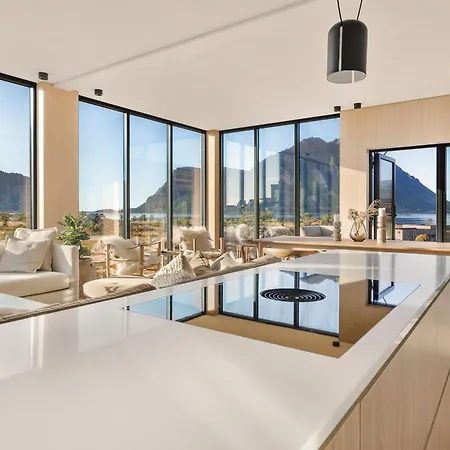 Lyngvaer Golden - Jacuzzi & Sauna - No 24 *