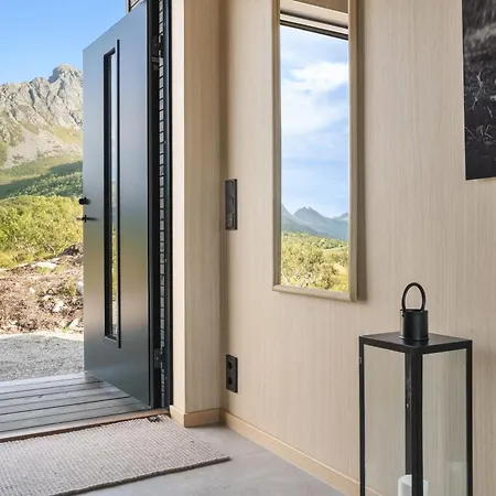 Lyngvaer Golden - Jacuzzi & Sauna - No 24