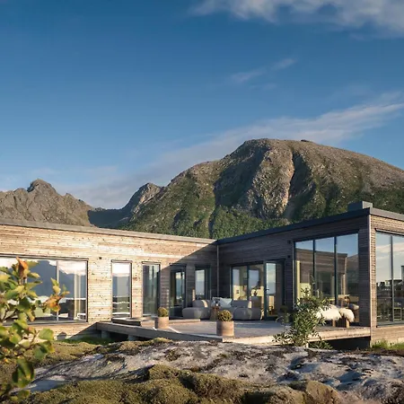 Lyngvaer Golden - Jacuzzi & Sauna - No 24