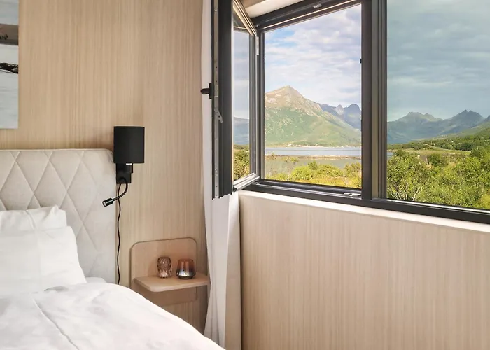 Semesterbostad Lyngvaer Golden - Jacuzzi & Sauna - No 24 Lyngværet