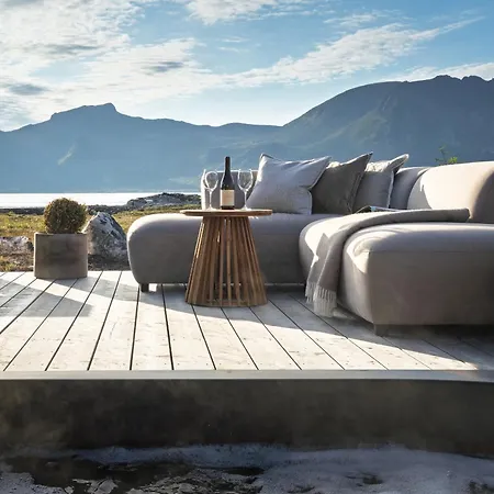 Semesterbostad Lyngvaer Golden - Jacuzzi & Sauna - No 24